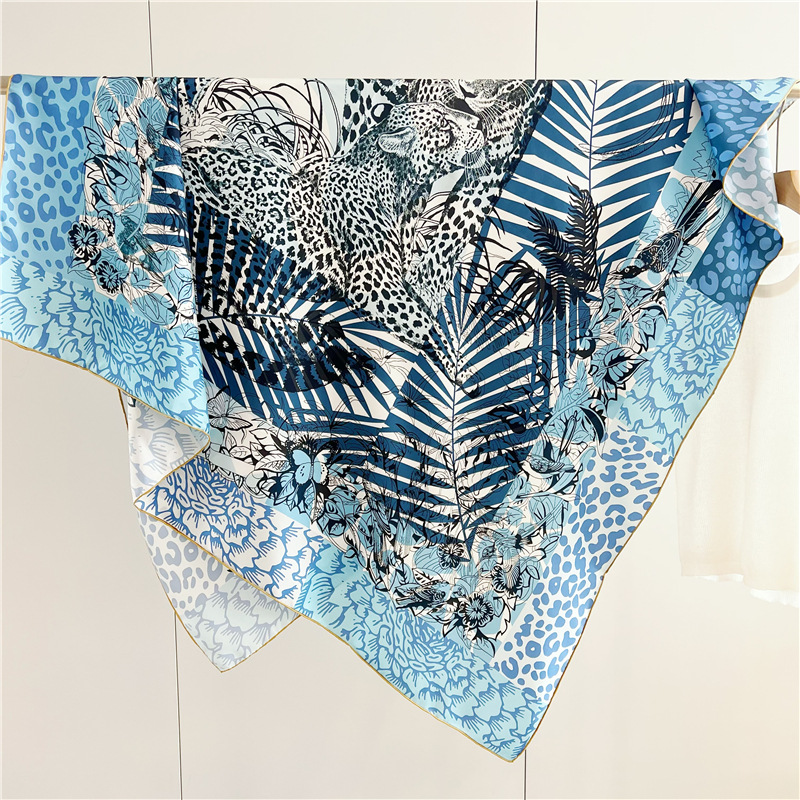 Sciarpa in Seta con Stampa Leo - Travel Hair Accessories recensione e prezzo