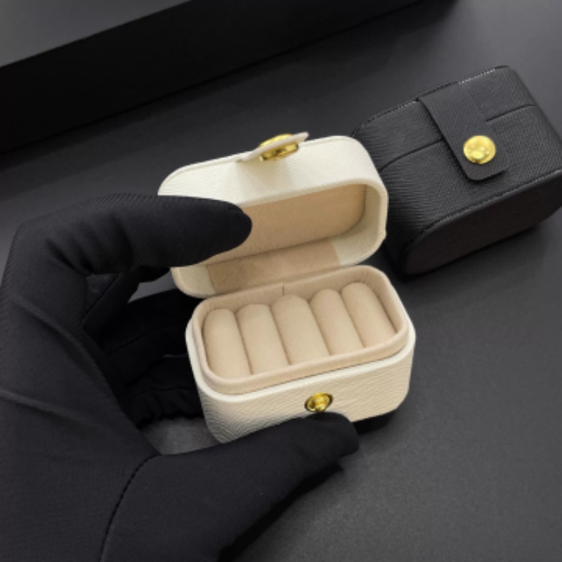 Portagioie in Pelle Portatile  - Accessories Travel Jewelry Box recensione e prezzo
